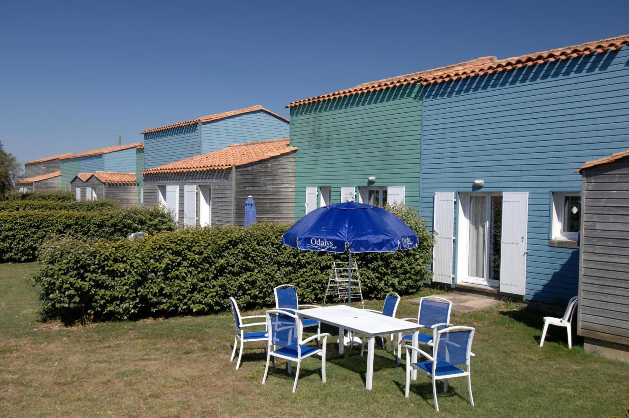 Residence Odalys Le Village Des Amareyeurs Le Château-dʼOléron Exterior foto