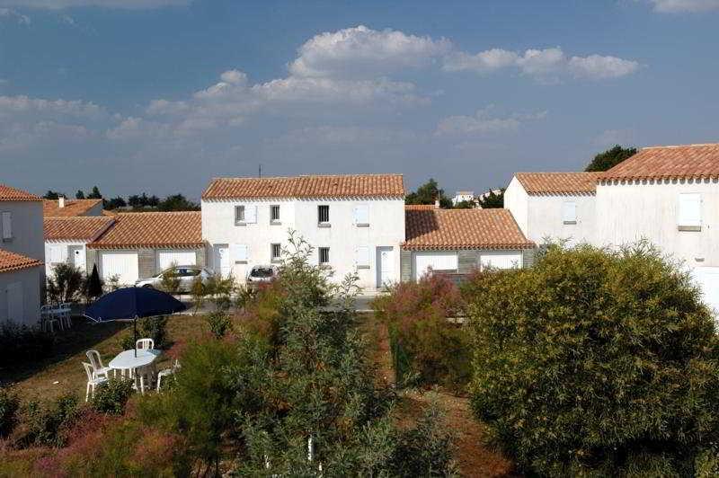 Residence Odalys Le Village Des Amareyeurs Le Château-dʼOléron Exterior foto