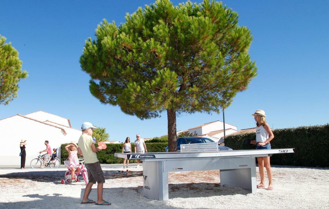 Residence Odalys Le Village Des Amareyeurs Le Château-dʼOléron Exterior foto